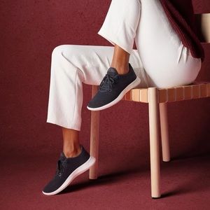 Allbirds sneakers — Women's Tree Runners (Jet Black)